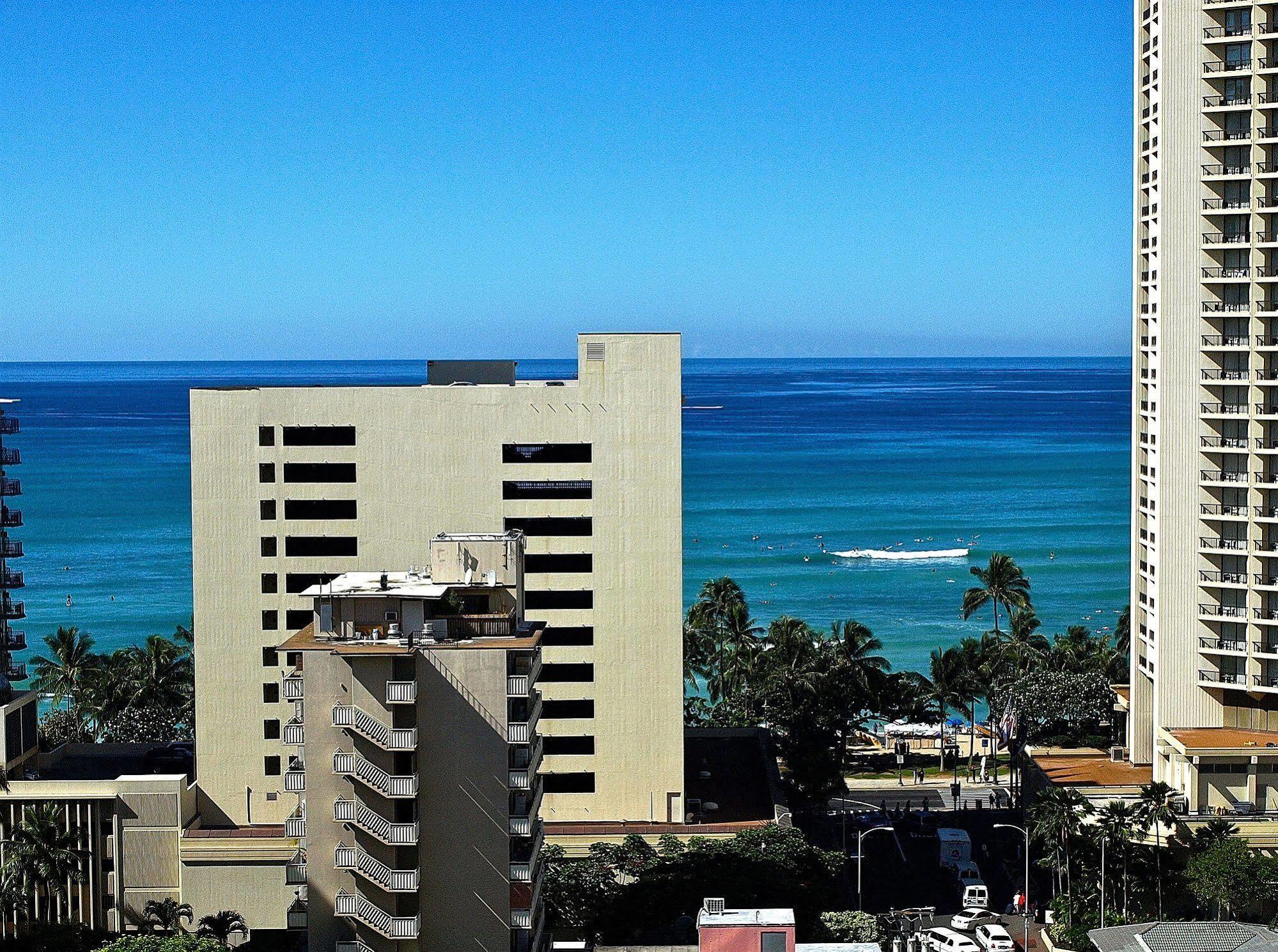 Апарт отель Waikiki Park Heights Гонолулу Экстерьер фото